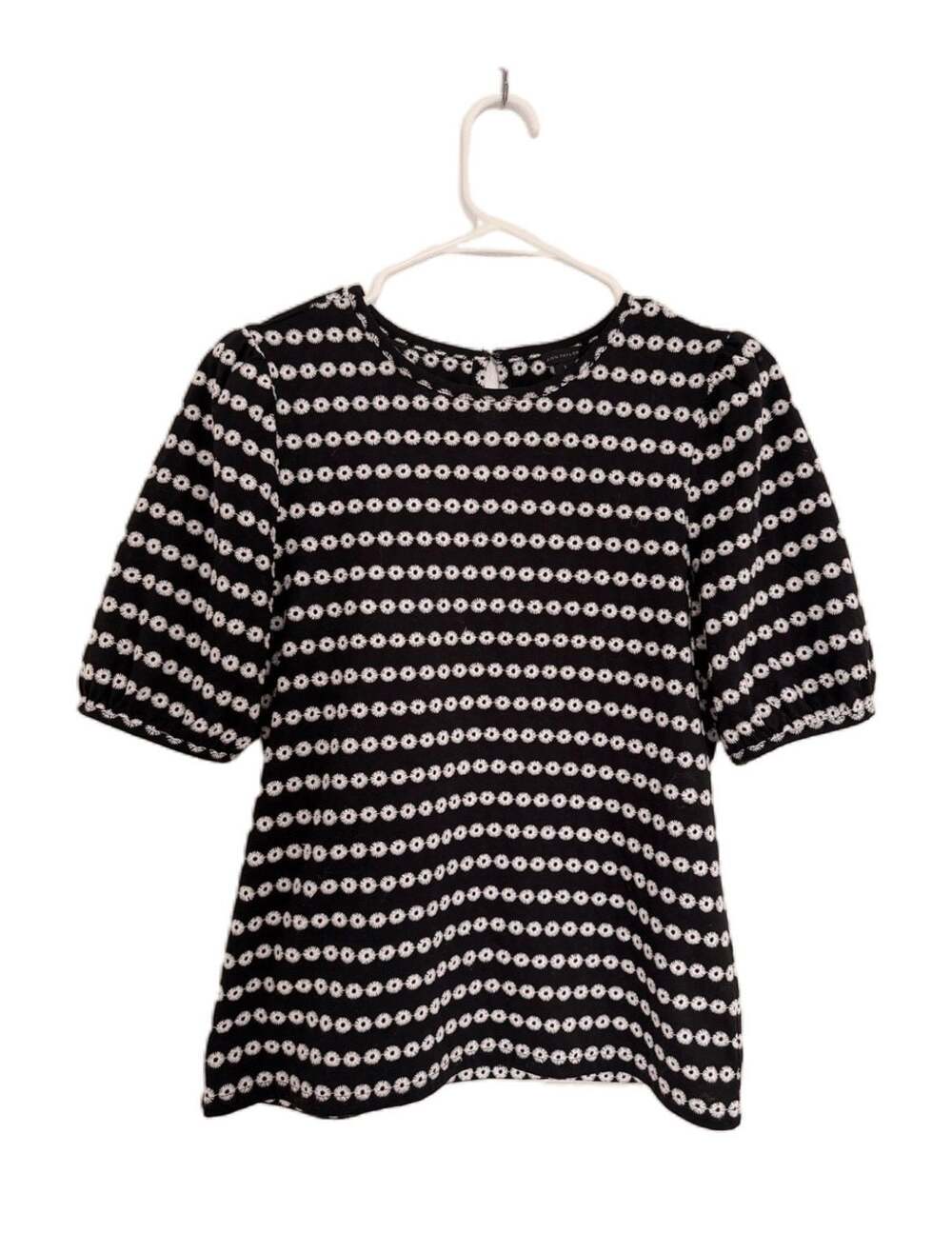 Ann Taylor Black and White Daisy Embroidered Puff Sleeve Top Size S